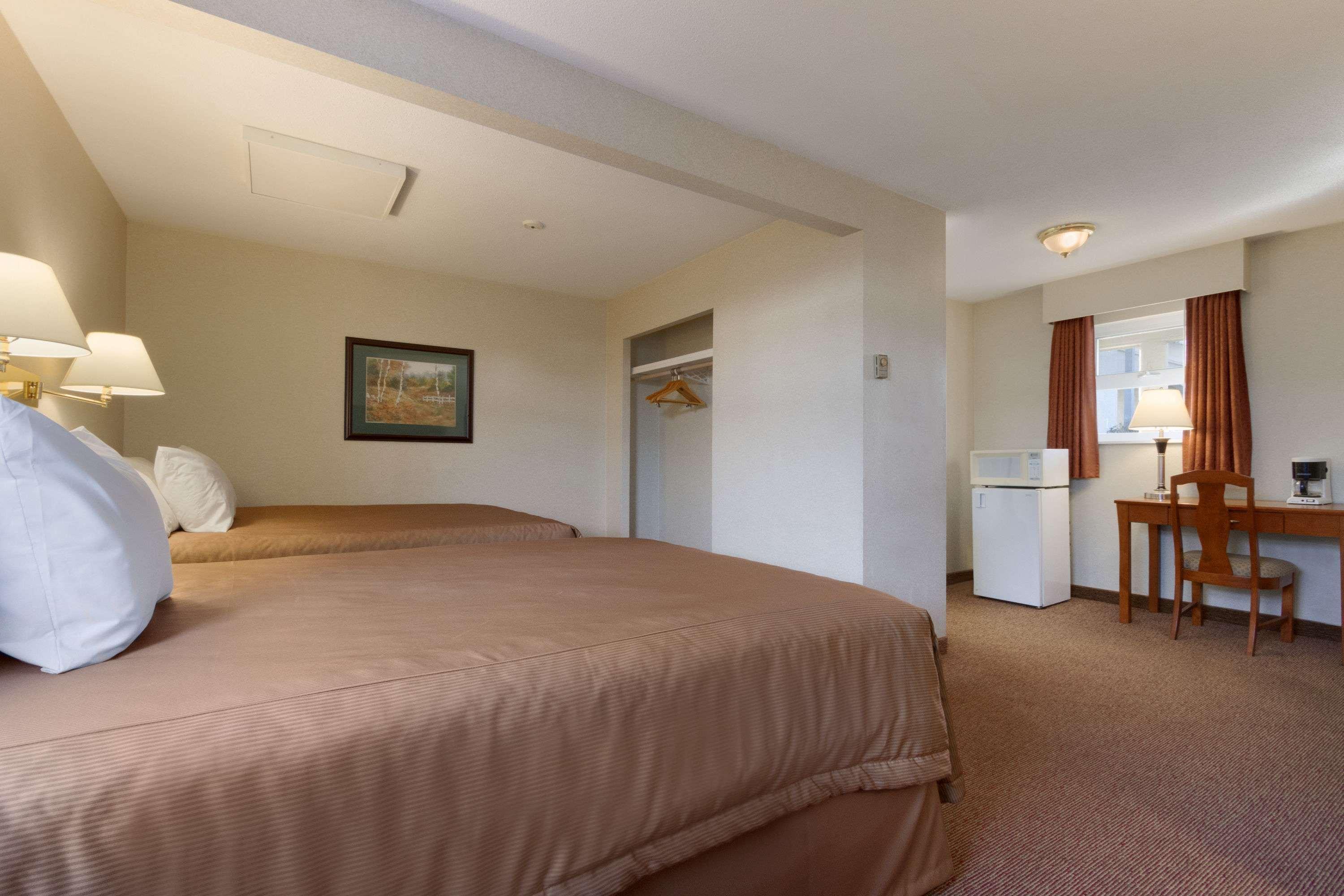 Travelodge By Wyndham לאנגלי מראה חיצוני תמונה