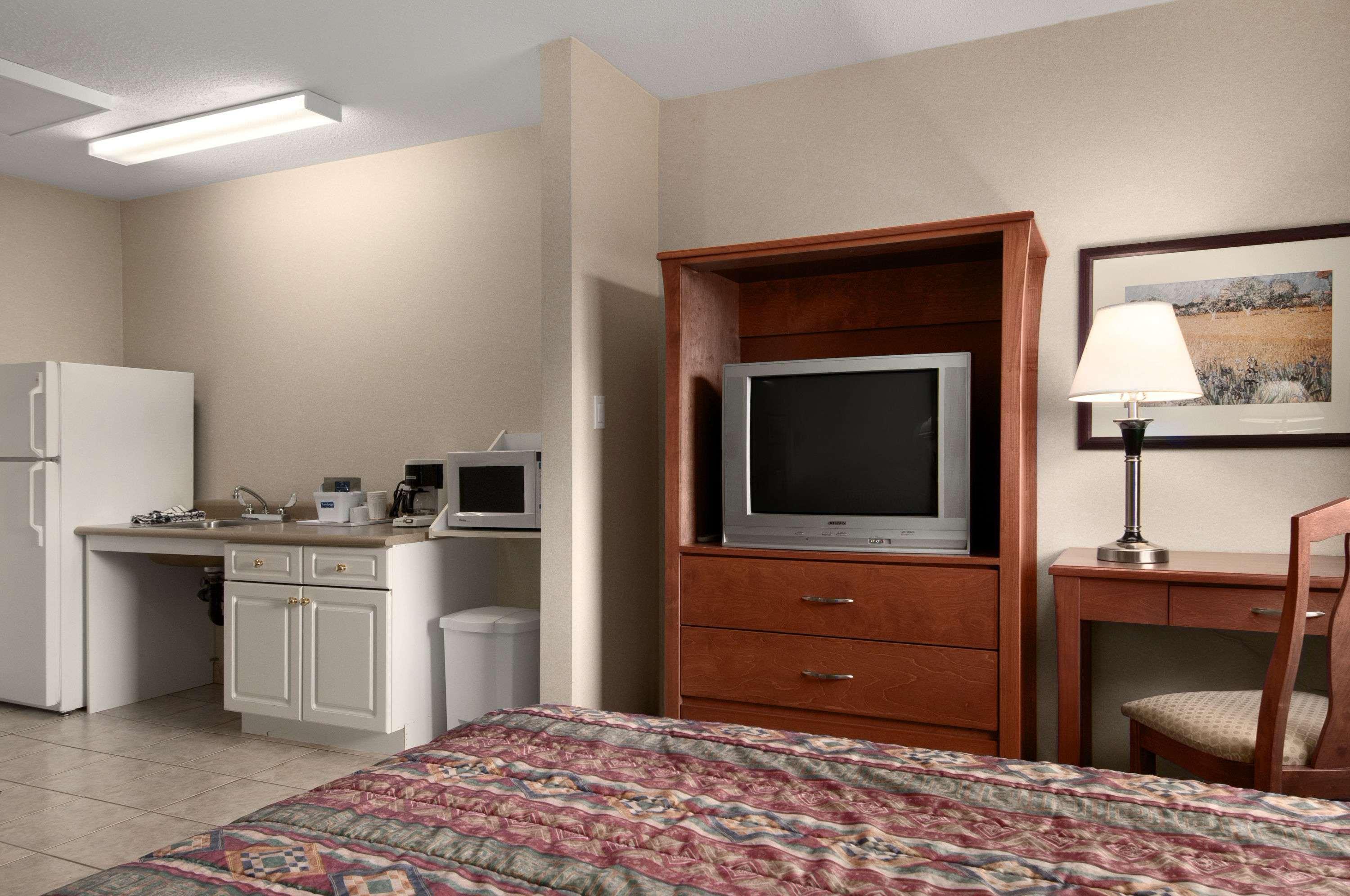 Travelodge By Wyndham לאנגלי מראה חיצוני תמונה