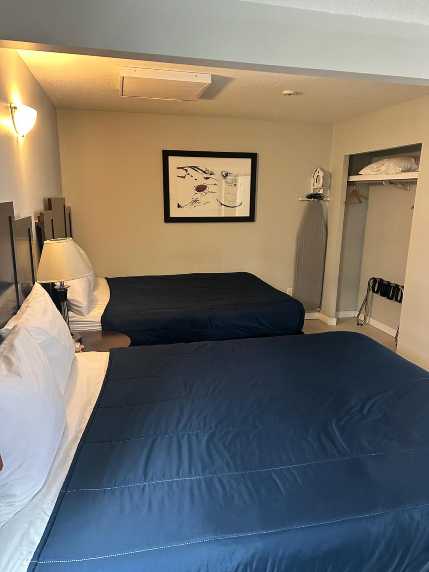 Travelodge By Wyndham לאנגלי מראה חיצוני תמונה