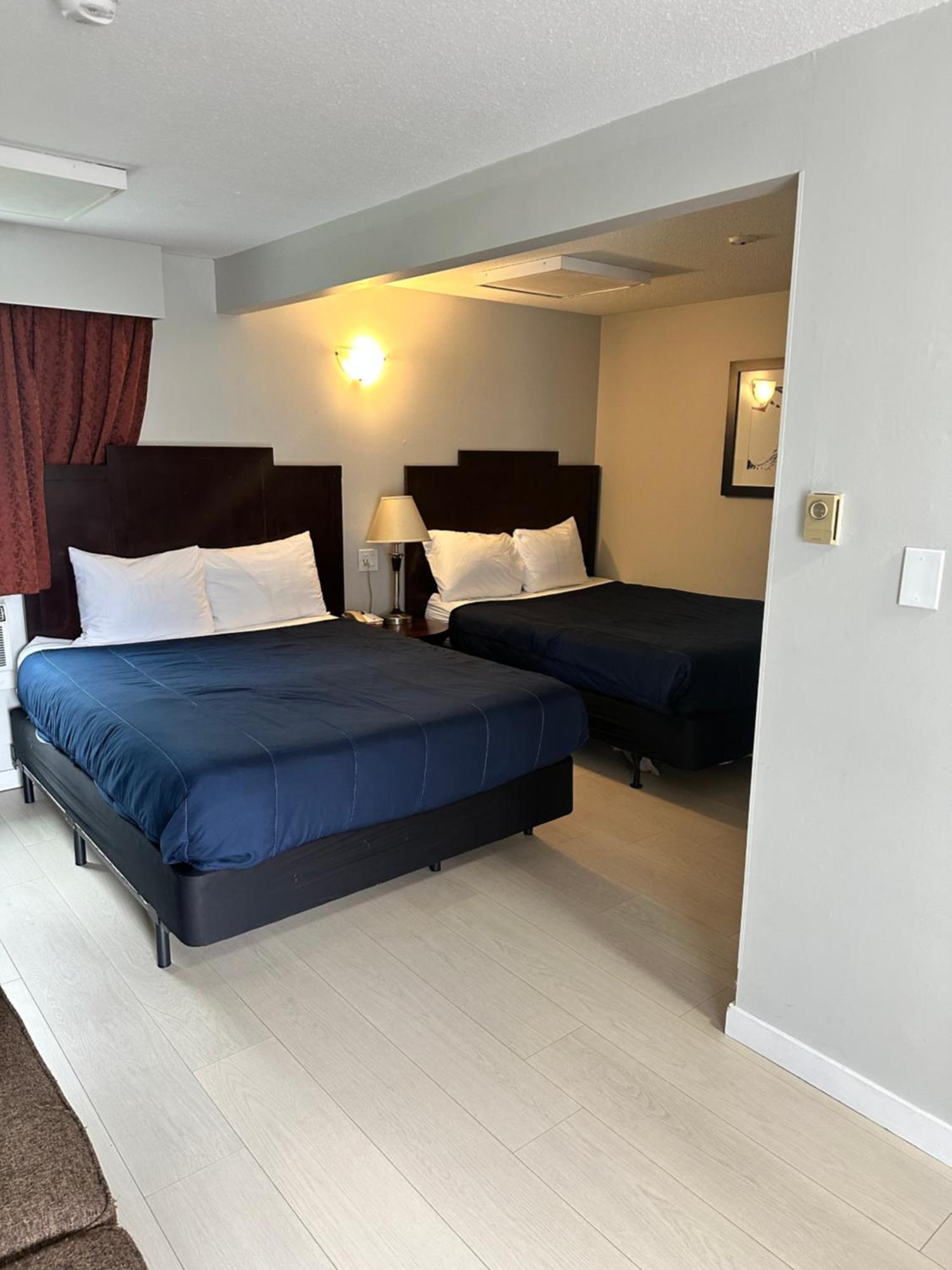 Travelodge By Wyndham לאנגלי מראה חיצוני תמונה