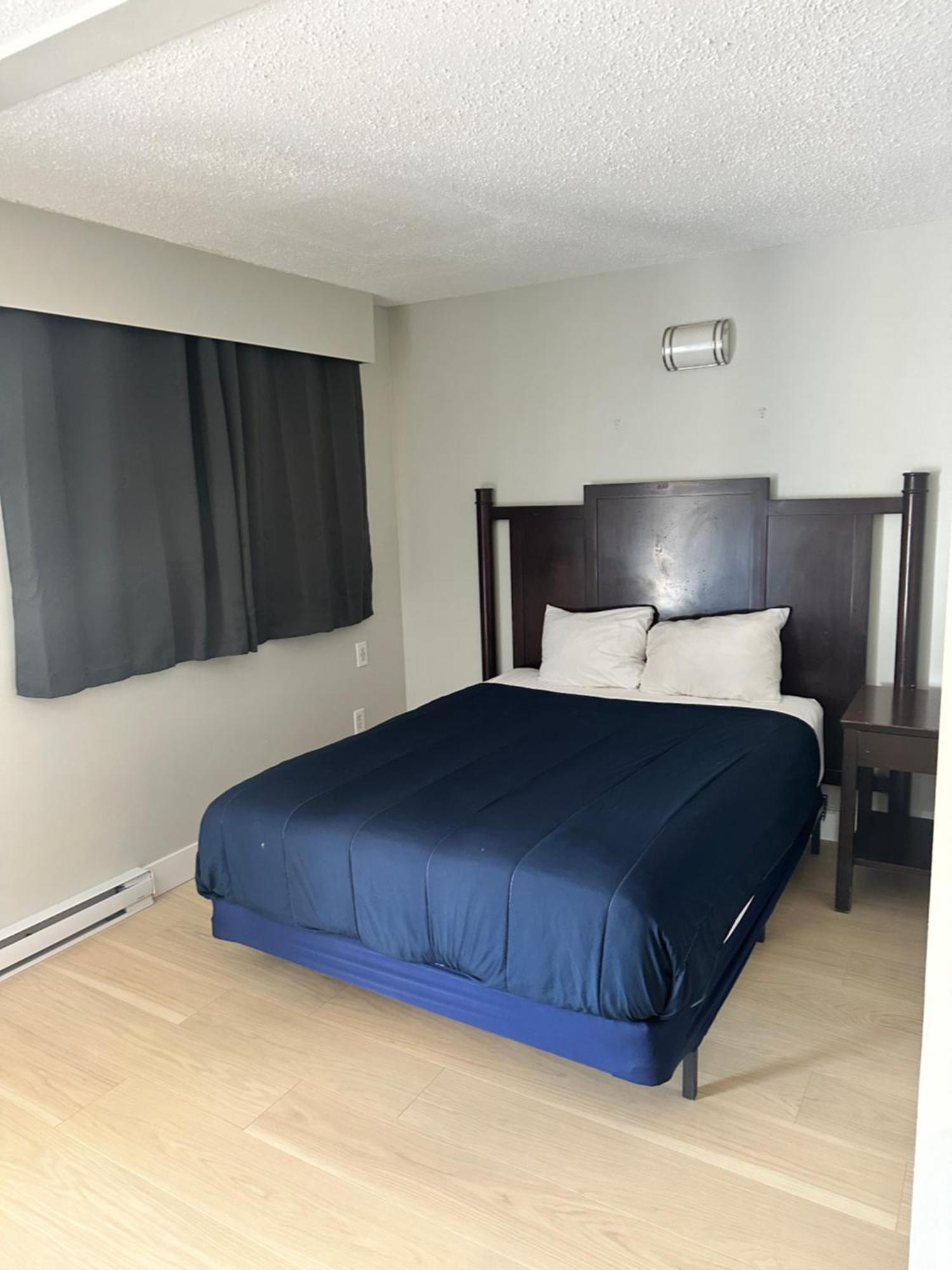 Travelodge By Wyndham לאנגלי מראה חיצוני תמונה