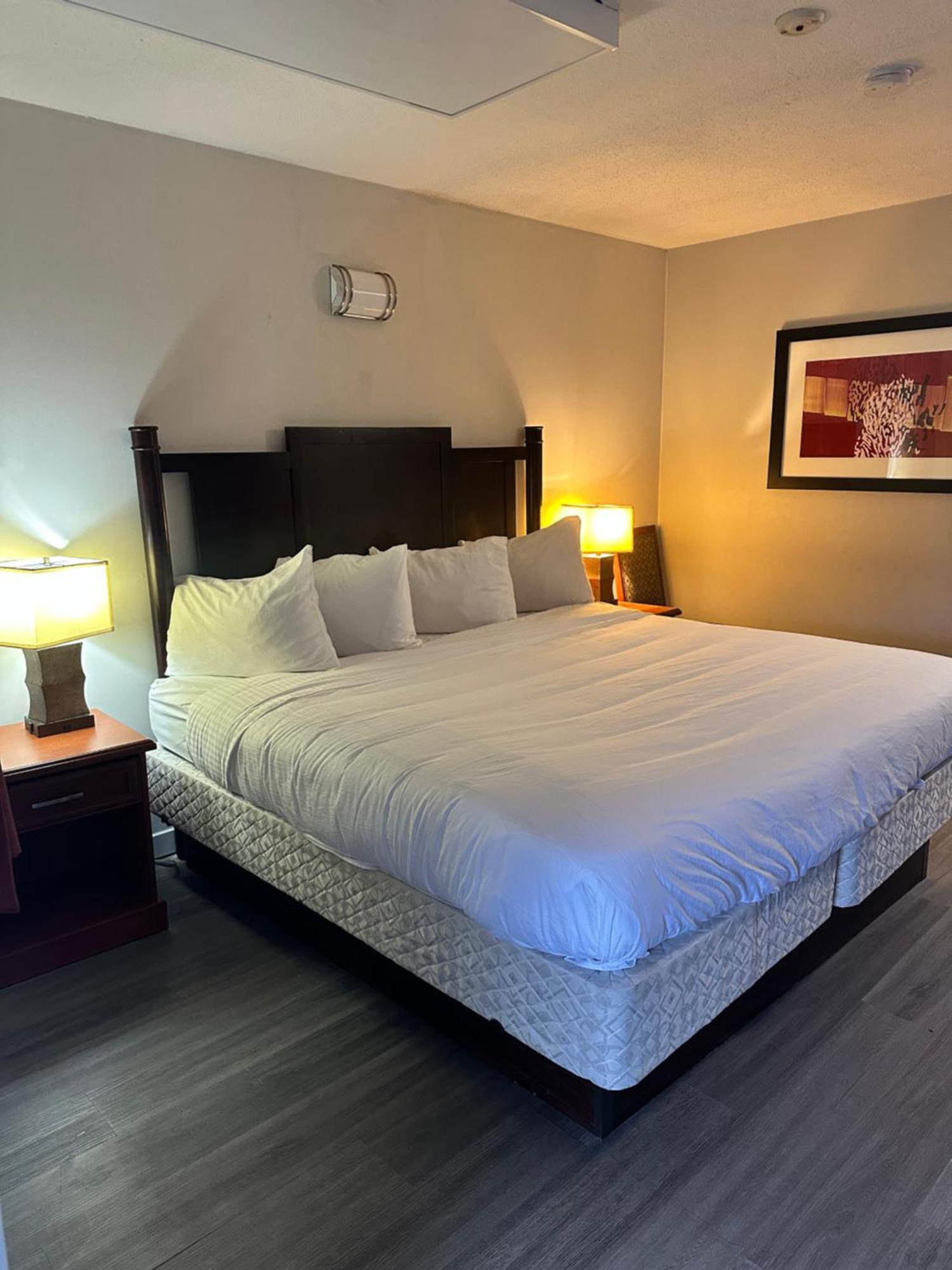 Travelodge By Wyndham לאנגלי מראה חיצוני תמונה
