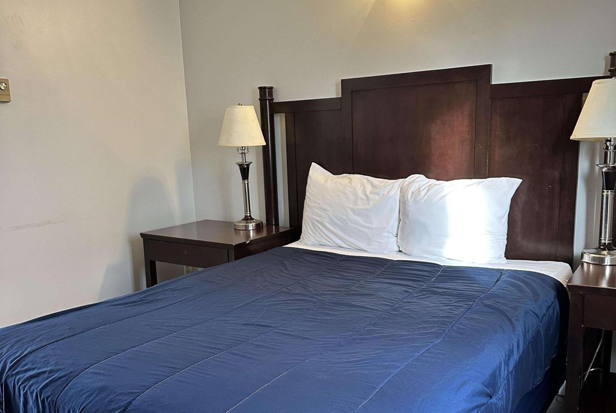 Travelodge By Wyndham לאנגלי מראה חיצוני תמונה
