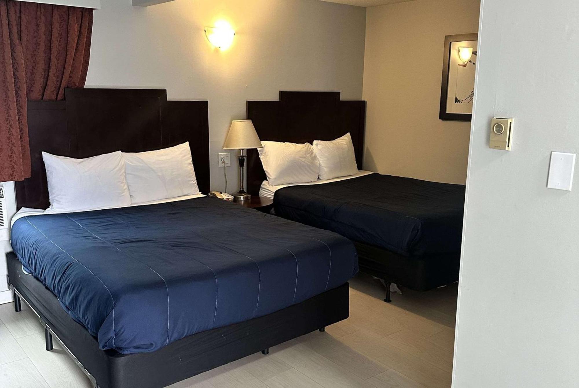 Travelodge By Wyndham לאנגלי מראה חיצוני תמונה
