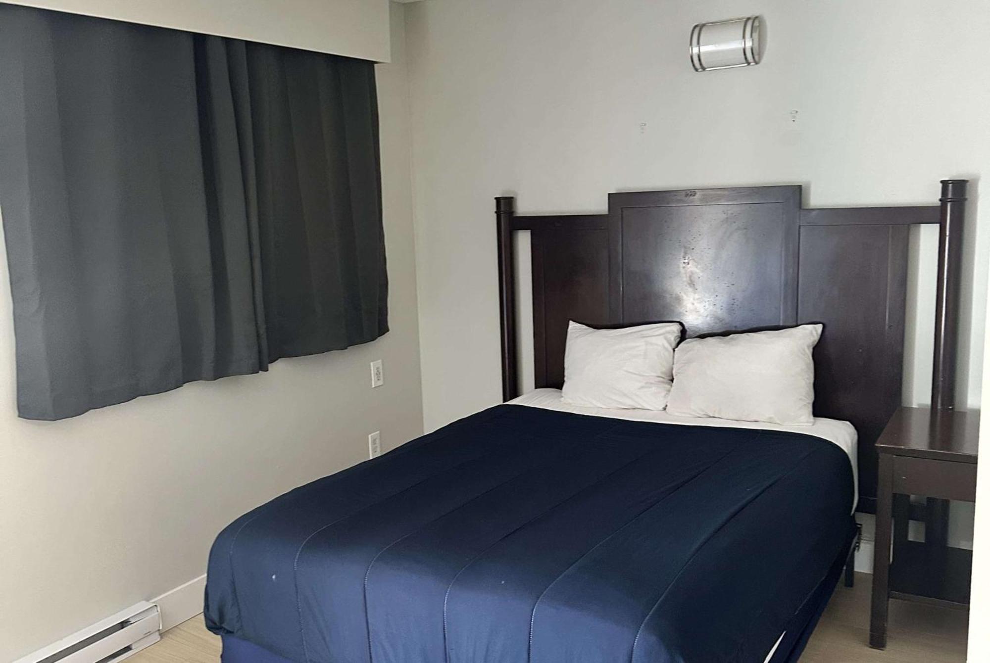 Travelodge By Wyndham לאנגלי מראה חיצוני תמונה